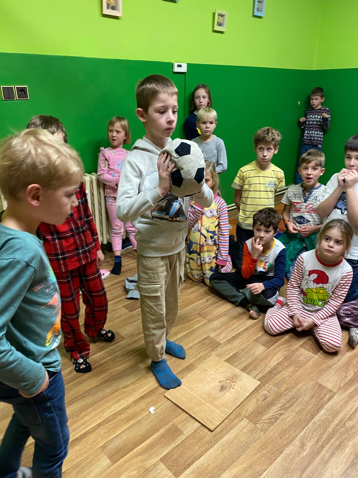 79903595-c13a-47b6-98b1-9416c798f0a9